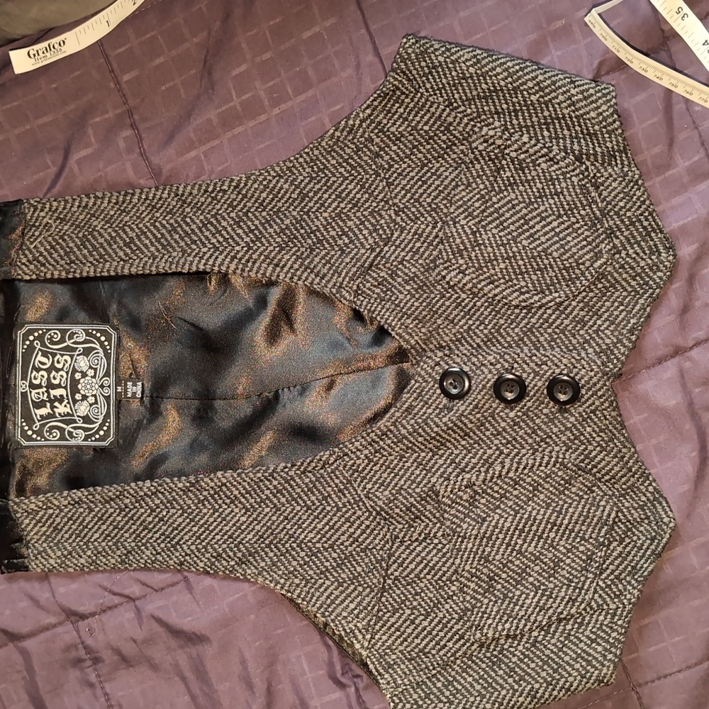 Cropped Vest